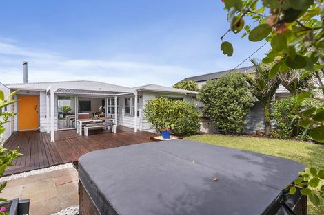 Photo of property in 1/67 Gulf View Road, Murrays Bay, Auckland, 0630