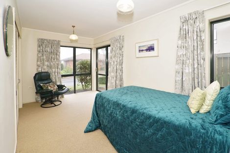 Photo of property in 54 Grosvenor Gardens, Flagstaff, Hamilton, 3210