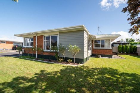 Photo of property in 6 Campbell Place, Pukehangi, Rotorua, 3015