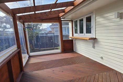 Photo of property in 5 Holyoake Crescent, Avalon, Lower Hutt, 5011