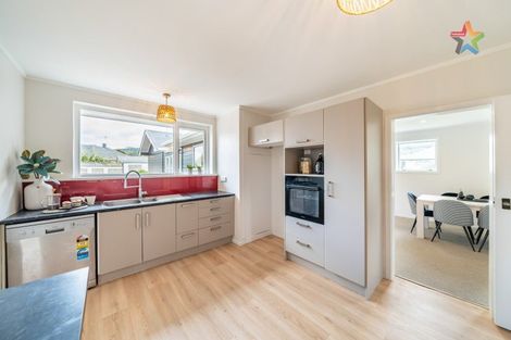 Photo of property in 1 Davis Crescent, Elderslea, Upper Hutt, 5018