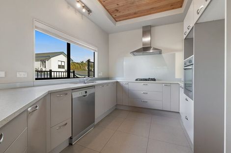 Photo of property in 13 Bronzewing Terrace, Unsworth Heights, Auckland, 0632