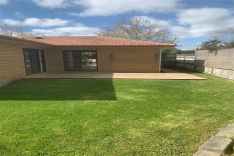 Photo of property in 8 Cottesmore Place, Huntington Park, Auckland, 2013