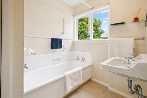 Photo of property in 1a Trelissick Crescent, Ngaio, Wellington, 6035