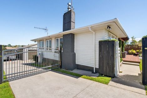 Photo of property in 27 Woodford Avenue, Brookfield, Tauranga, 3110