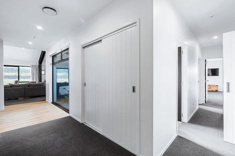 Photo of property in 2 Vickers Way, Acacia Bay, Taupo, 3385