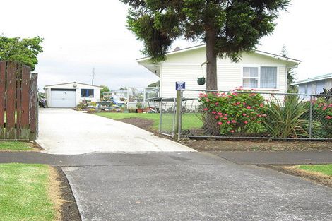 Photo of property in 5 Kiekie Road, Mangere Bridge, Auckland, 2022