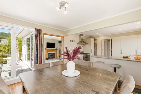Photo of property in 72 Redwood Avenue, Tawa, Wellington, 5028