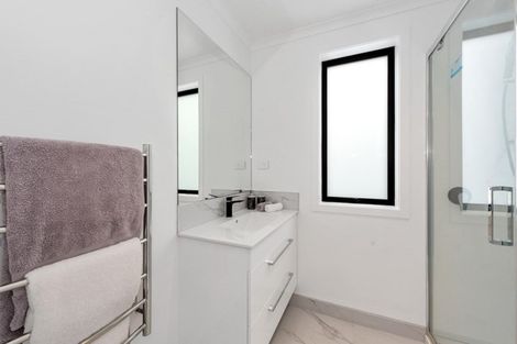 Photo of property in 20 Te Tiireke Drive, Glenview, Hamilton, 3206