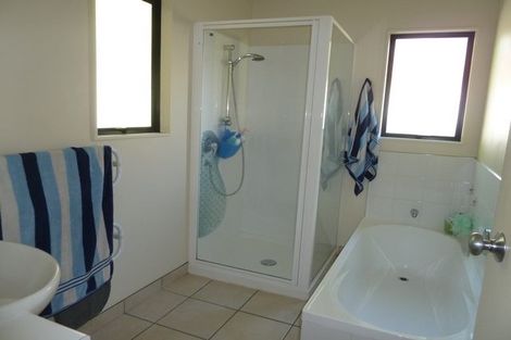 Photo of property in 11 Monkton Close, Greenhithe, Auckland, 0632