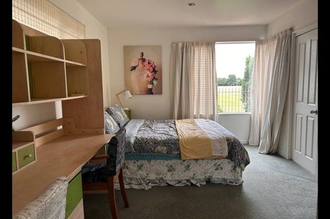 Photo of property in 2/271 Memorial Avenue, Burnside, Christchurch, 8053