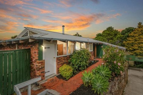 Photo of property in 112 Tiroroa Avenue, Te Atatu South, Auckland, 0610