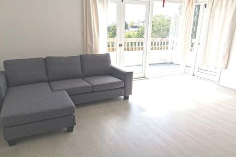 Photo of property in 685 Beach Road, Rothesay Bay, Auckland, 0630