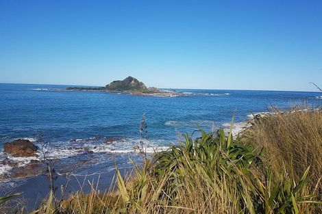 Photo of property in 12a Tyne Street, Island Bay, Wellington, 6023