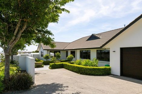 Photo of property in 186 Heta Road, Highlands Park, New Plymouth, 4312