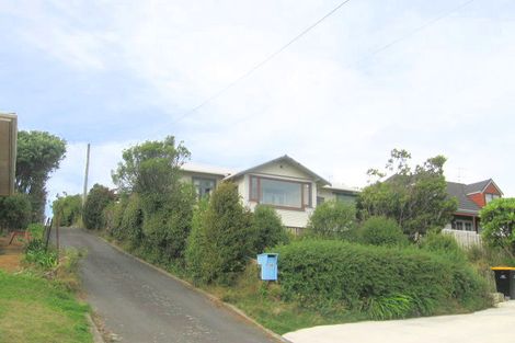 Photo of property in 28 Tawa Terrace, Tawa, Wellington, 5028