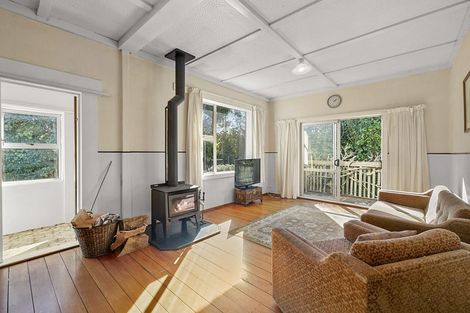 Photo of property in 1 Queens Road, Glen Avon, New Plymouth, 4312