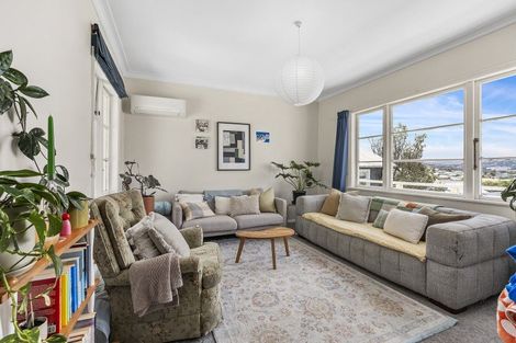 Photo of property in 168 Sutherland Road, Lyall Bay, Wellington, 6022