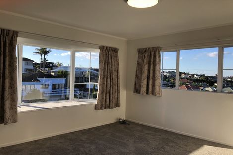 Photo of property in 70 Lagoon Way, West Harbour, Auckland, 0618