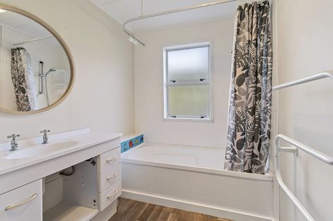 Photo of property in 8 Hydro Road, Burgess Park, New Plymouth, 4371