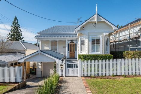 Photo of property in 18 Roslyn Terrace, Devonport, Auckland, 0624