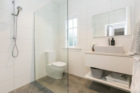 Photo of property in 9 Gillean Street, Havelock North, 4130