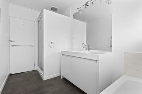 Photo of property in 2 Edinburgh Road, Hillcrest, Hamilton, 3216