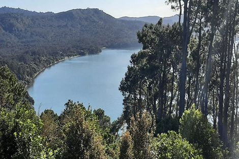 Photo of property in 95 Cornwallis Road, Cornwallis, Auckland, 0604