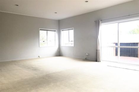 Photo of property in 15a Gill Crescent, Blockhouse Bay, Auckland, 0600