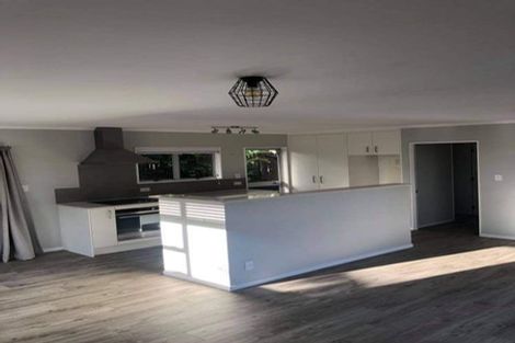 Photo of property in 330b Whangaparaoa Road, Stanmore Bay, Whangaparaoa, 0932