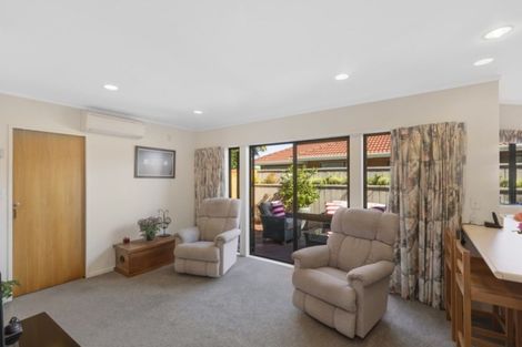 Photo of property in 2/72 Trafalgar Street, Waterloo, Lower Hutt, 5011