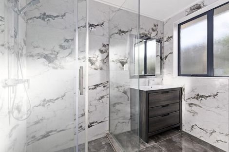 Photo of property in 37 Castlefinn Drive, Weymouth, Auckland, 2103