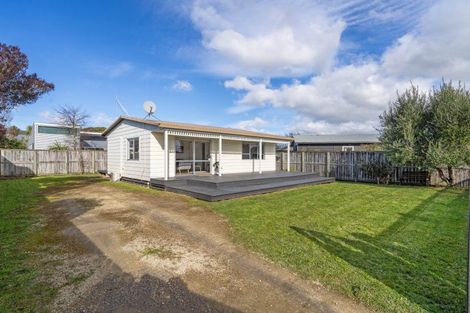 Photo of property in 81 Jellicoe Street, Martinborough, 5711