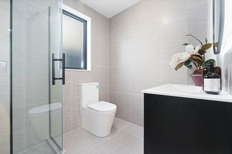 Photo of property in 64a Triangle Road, Massey, Auckland, 0614