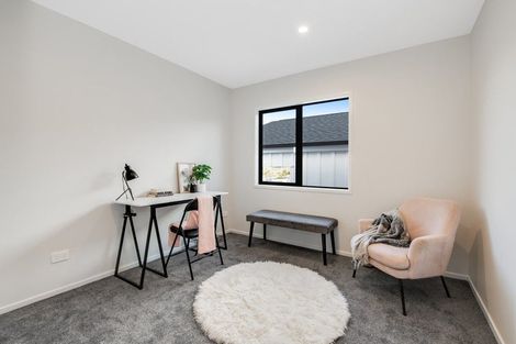 Photo of property in 4d Forlong Rise, Helensville, 0800