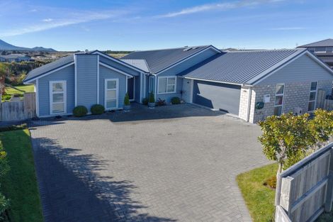 Photo of property in 13 Tuhua Close, Wharewaka, Taupo, 3330