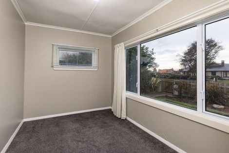 Photo of property in 12 Rhodes Street, Waimate, 7924
