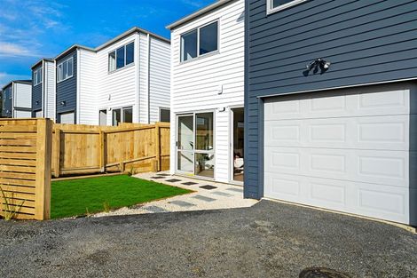 Photo of property in 240b Whitney Street, Blockhouse Bay, Auckland, 0600