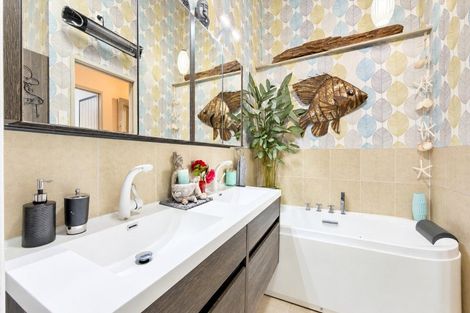 Photo of property in 527 Achilles Avenue, Whangamata, 3620