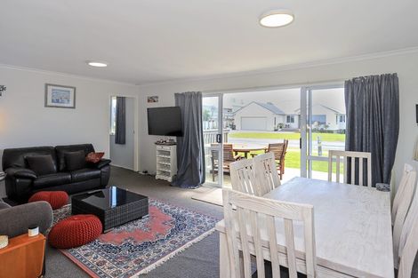 Photo of property in 142 Pukehina Parade, Pukehina, Te Puke, 3189