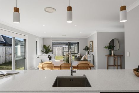 Photo of property in 203 Te Okuroa Drive, Papamoa, 3118