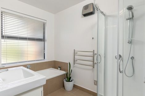 Photo of property in 27 Glentui Place, Waikawa, Picton, 7220