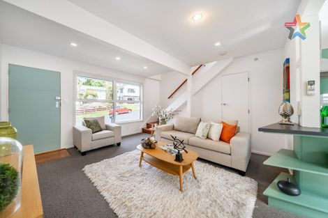 Photo of property in 40a Viewmont Drive, Harbour View, Lower Hutt, 5010