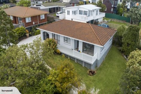 Photo of property in 1/489 Beach Road, Murrays Bay, Auckland, 0630