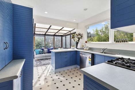 Photo of property in 140 Broderick Road, Johnsonville, Wellington, 6037