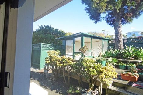 Photo of property in 1/6 Keldale Place, Forrest Hill, Auckland, 0620