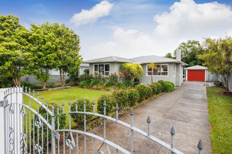 Photo of property in 4 Eton Place, Terrace End, Palmerston North, 4410
