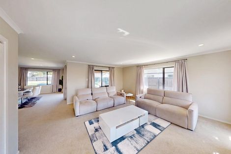 Photo of property in 3 Mahi Grove, Maewa, Feilding, 4702