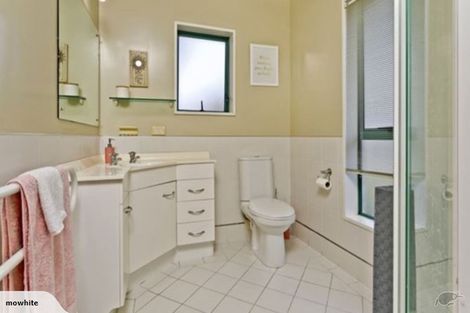 Photo of property in 16 Bluebird Crescent, Unsworth Heights, Auckland, 0632