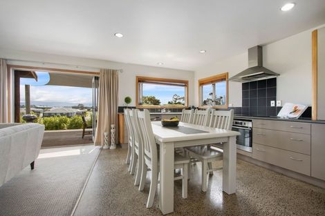 Photo of property in 340 Omokoroa Road, Omokoroa, 3114